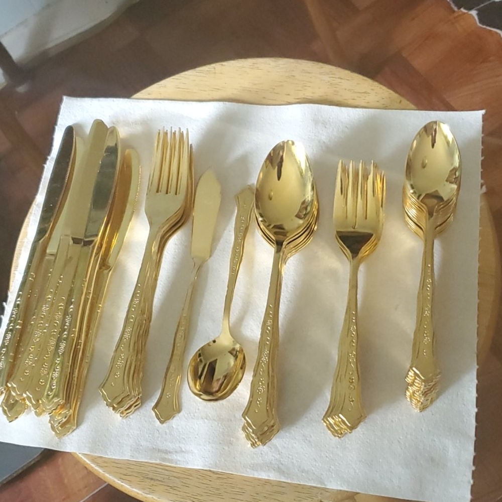 Utica silverware complete set made in japan